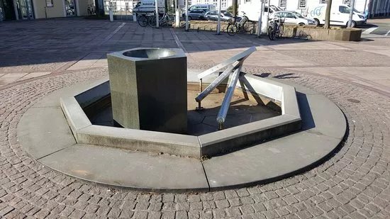 Brunnen vor der Congress Union