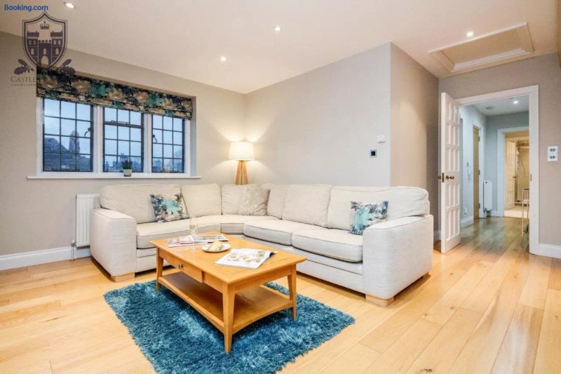 Castle Properties:Eton -The College