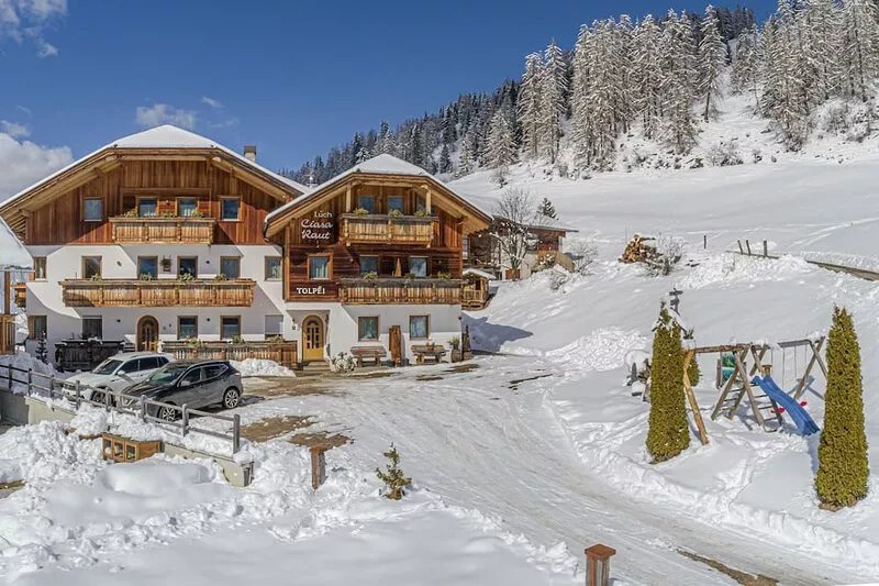 Apartment Ciasa Raut App Valüz with Mountain View, Garden & Wi-Fi