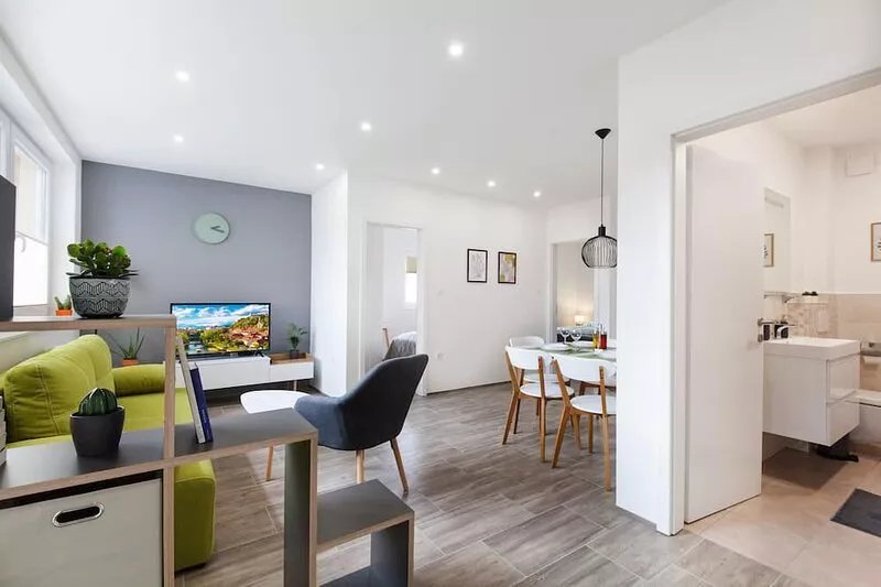 Felix Tour As / Attractive, stylish renovated 2BR apartment, free WiFi and AC
