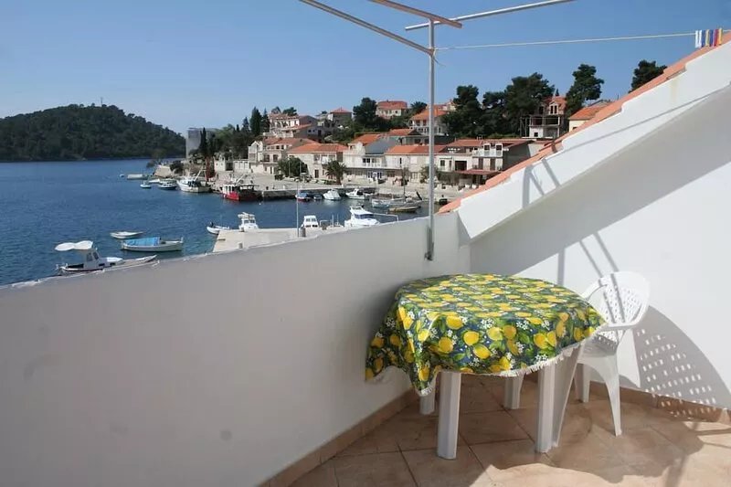Two bedroom apartment with terrace and sea view Brna, Korčula (A-4415-a)