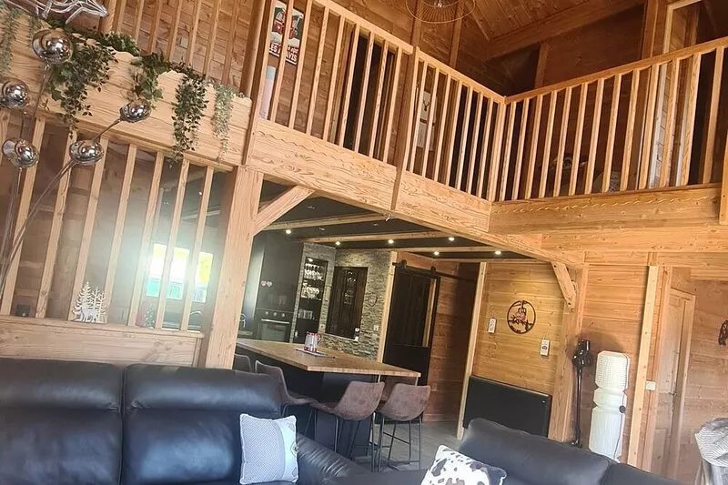 CHALET 12-14 Persons 200 Metres from the slopes