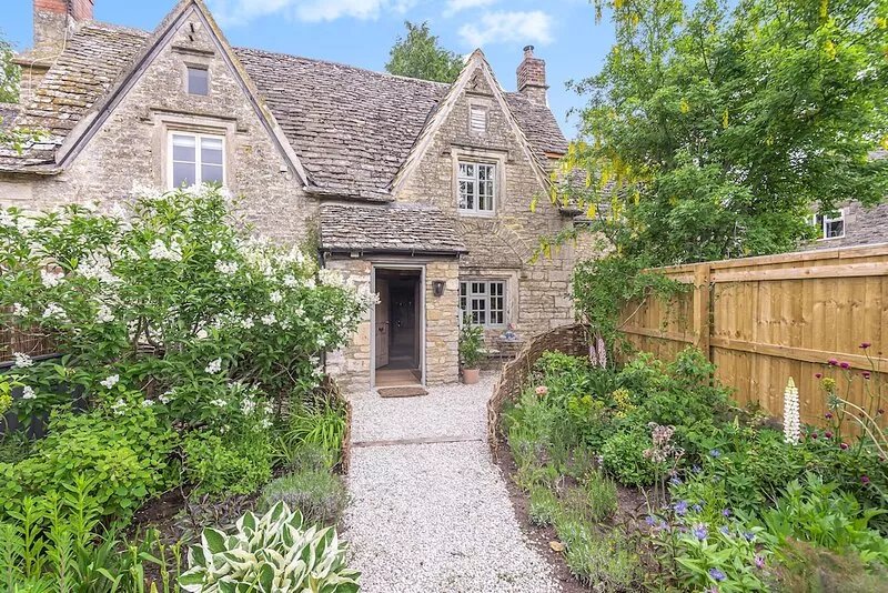 Charming Cotswold Country Cottage & Garden