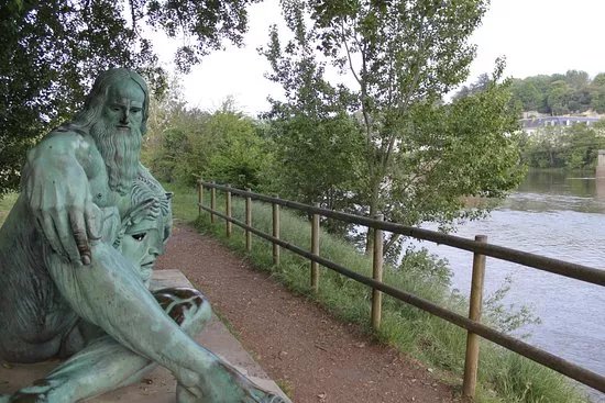 Statue Leonardo da Vinci