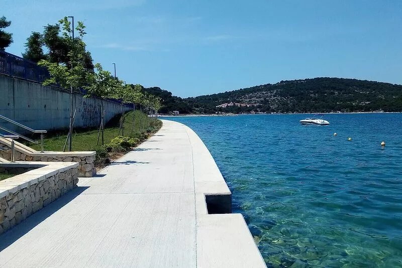 Two bedroom apartment near beach Tisno, Murter (A-810-a)