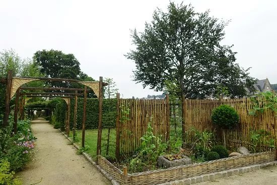 Jardin du Prieure de Locmaria