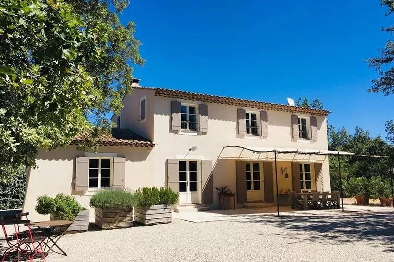 Villa Luberon, with private pool in large fairytale garden