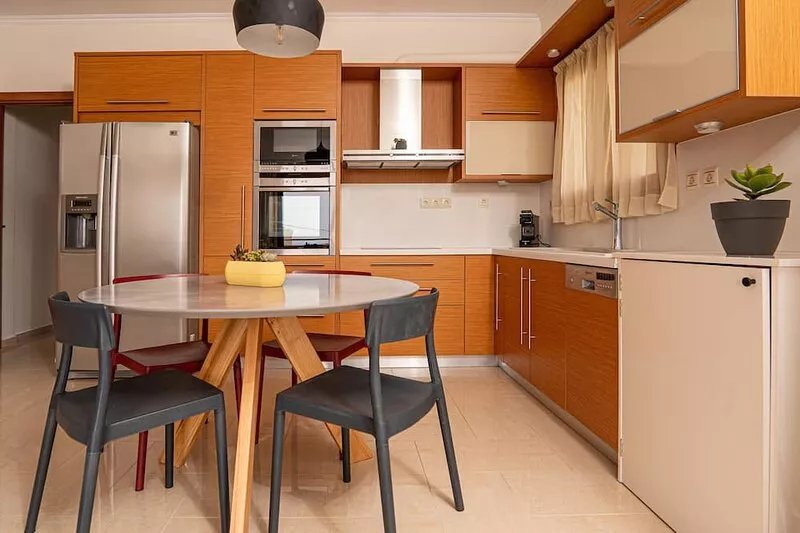 Contemporary 2 bedroom apt, close to the best beaches of Crete!