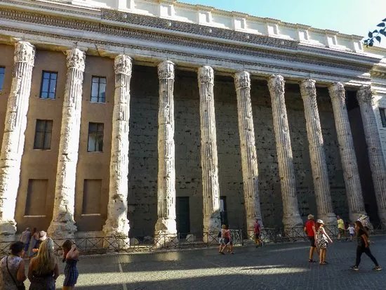 Tempio di Adriano